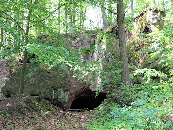 Verlassener Schleifsand-Steinbruch unterhalb des Věneček (Kränzelberg).