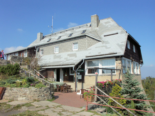 Das Deutsche Bergrestaurant auf dem Südgipfel des Berges.