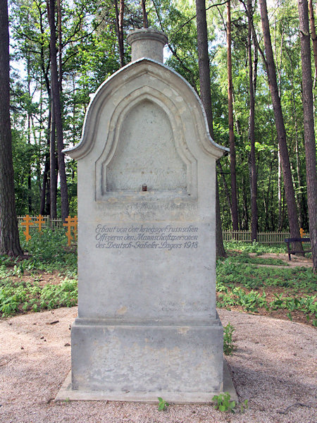 Pomník postavený ruským zajatcům v roce 1918.