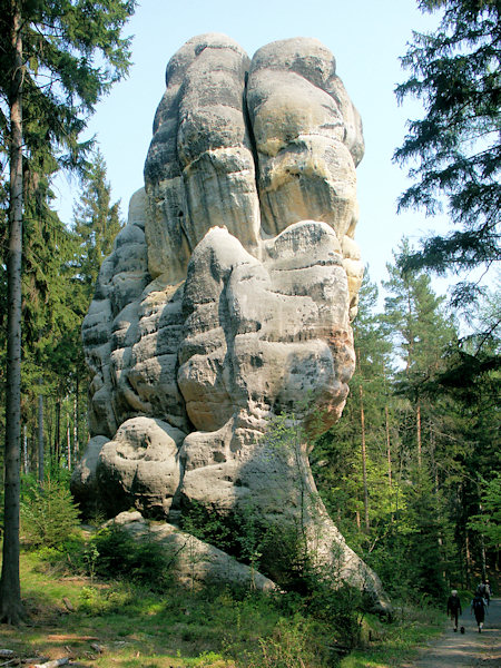 Strážce lesní brány (Waldtorwächter) ve skalní skupině Rosensteine.
