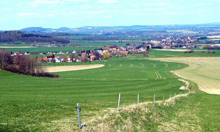 Výhled z Pochebergu přes Bertsdorf.